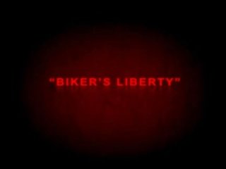 Biker\'s liberty. לא מגולח stripling ג 'קוף