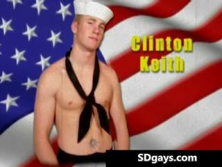 Flirty muscular hunk Clinton gets